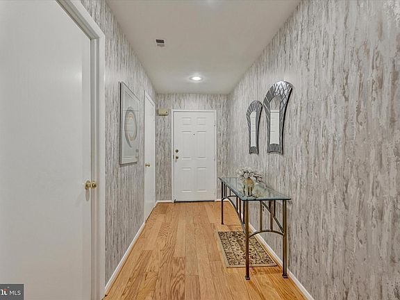 4th image of 3011 Fallstaff Rd Unit 204A