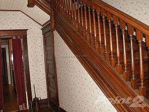 Foyer/staircase