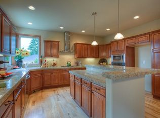 835 SW Normandy Ter, Seattle, WA 98166