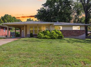 1825 Swallow Ln, Florissant, MO 63031