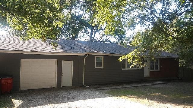 1st image of 202 N Paul Dr