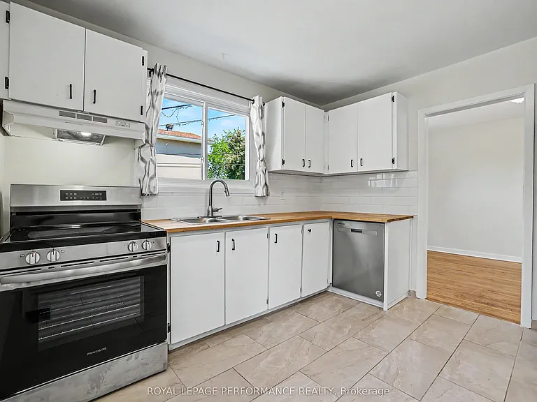 29 Aldercrest Dr — Photo 7
