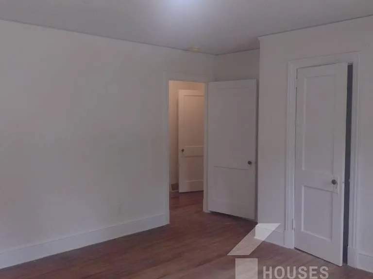 130 Ellison St — Photo 11