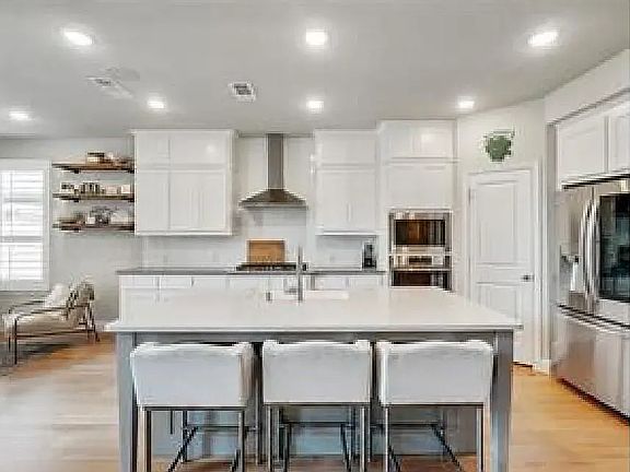 5th image of 1121 8th St