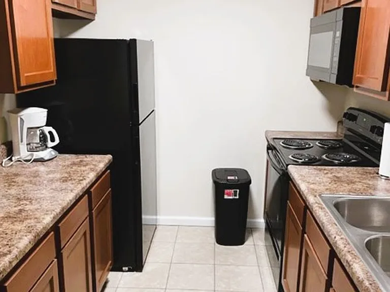 424 S Monroe St — Photo 1