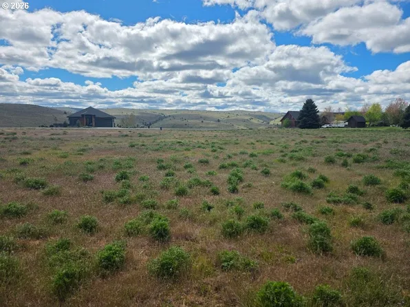 205 Little Lake Rd, Maupin, OR 97037