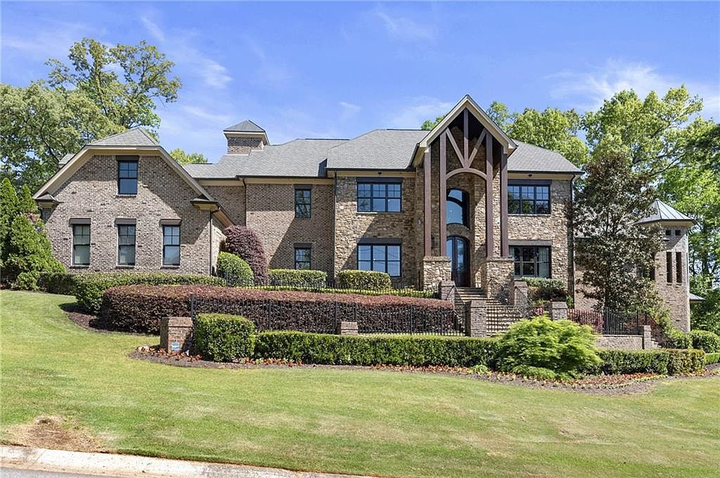 271 Pine Valley Rd SE