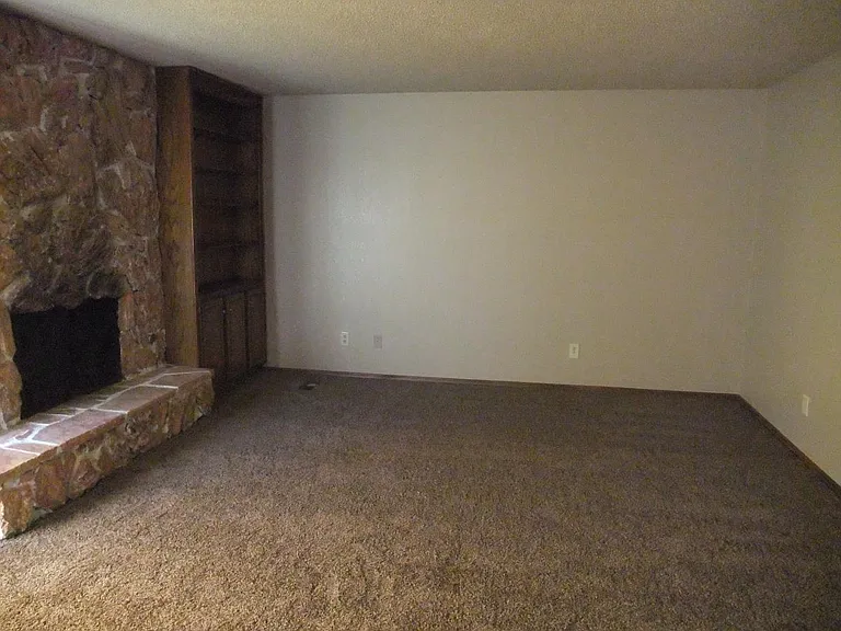 5952 NW 41st St — Photo 3