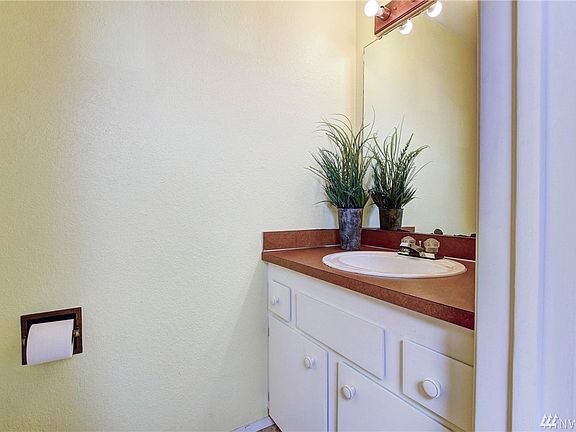 4th image of 4514 176th St SW APT F1