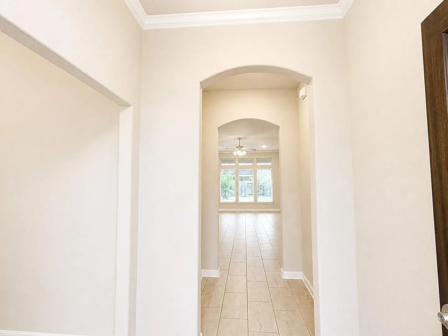 3 bed, 2.0 bath, 2120 sqft, $2,450 — Photo 3