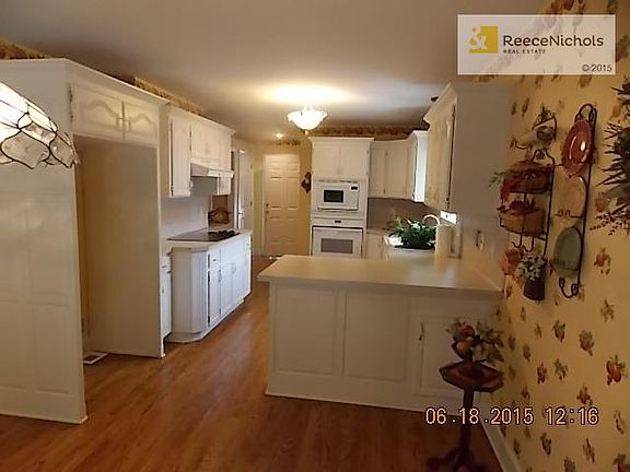 4th image of 3017 S Redwood Dr