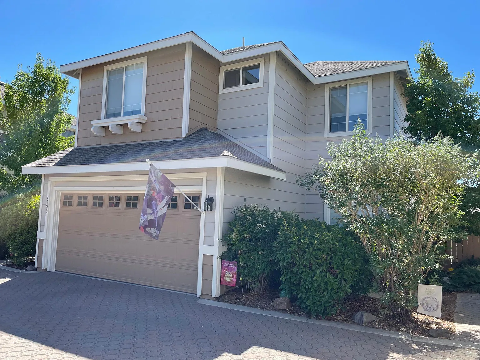 3 bed, 2.5 bath, 1435 sqft, $2,600 — Photo 2
