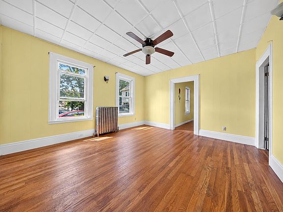 3rd image of 220 Alfred Street