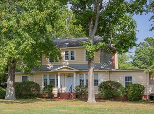 256 Shore Dr, Kilmarnock, VA 22482