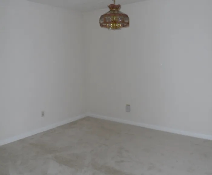 4100 Five Oaks Dr — Photo 5