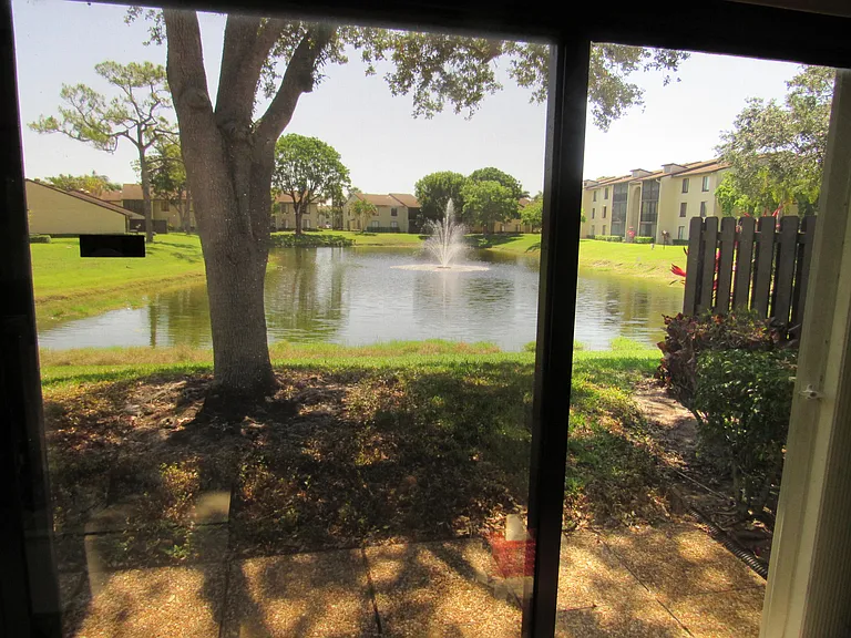 606 Sea Pine Way #D — Photo 11