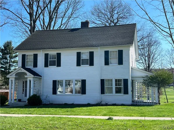 39 University Ave, Hamilton, NY 13346