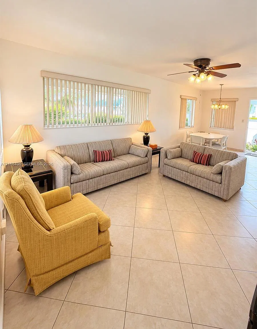 Hollywood Terrace Apts Co — Photo 1