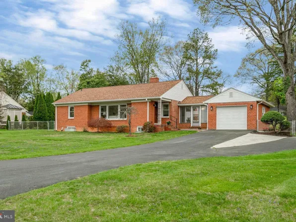 6436 Elmdale Rd, Alexandria, VA 22312