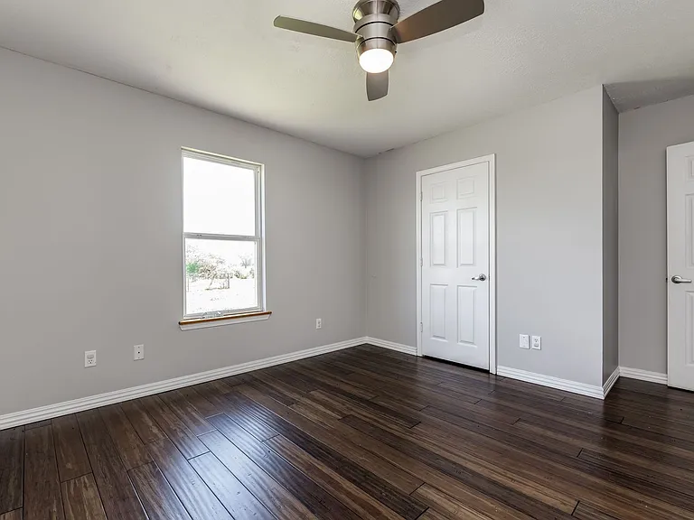 428 Southland St — Photo 5