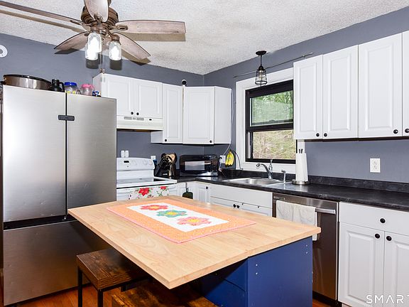 4th image of 3 Sullivan Road