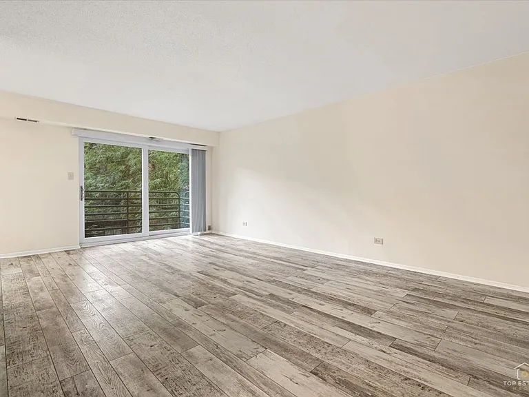909 Buccaneer Dr #3 — Photo 4