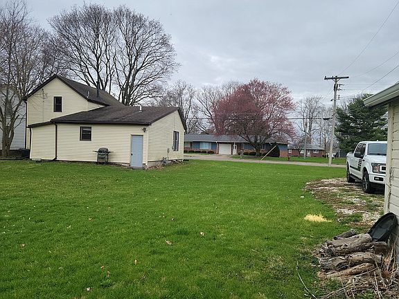 2nd image of 420 N Town Ave