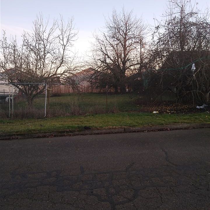 2nd image of 680 Birch Ave