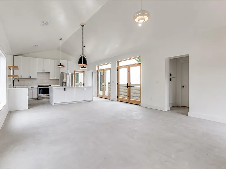 2901 Birmingham Ave — Photo 7