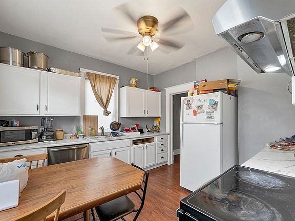 3rd image of 309 Irene St