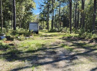 402 Smokehouse Lake Rd, Ponce De Leon, FL 32455