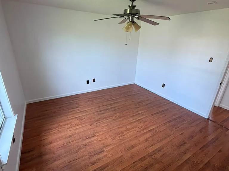 114 Spanish Cv — Photo 13