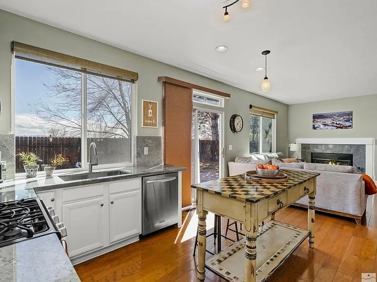 3270 Fairlands Dr — Photo 8