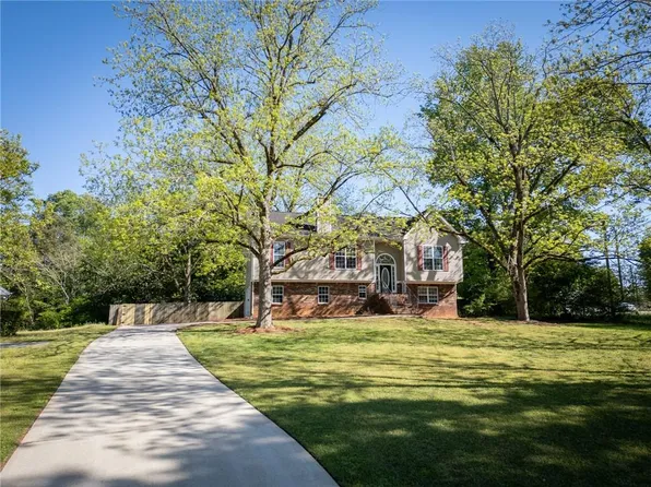 20 Old Oak Ct, Covington, GA 30016