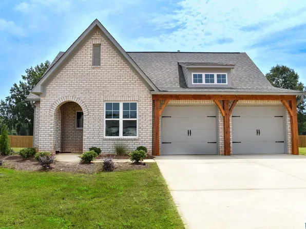 317 Avondale Ln, Pell City, AL 35128