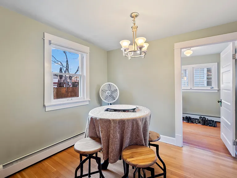 326 E Monument St — Photo 18
