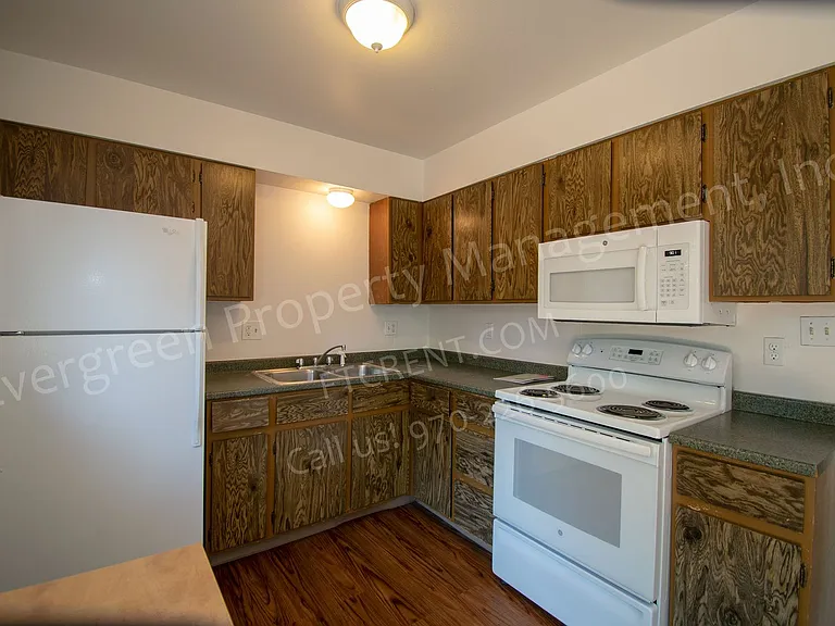 2401 W Stuart St — Photo 9