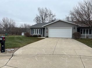128 Cardinal Ct, Independence, IA 50644