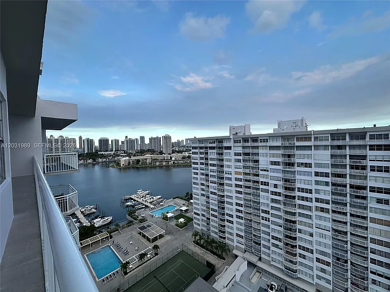 18051 Biscayne Blvd #Penthouse 05 — Photo 5