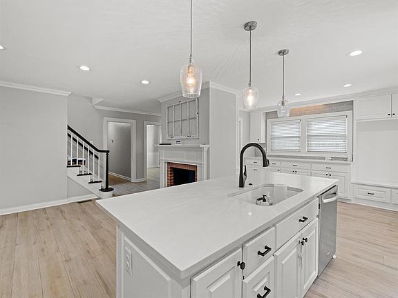5th image of 2115 Sheridan Pl