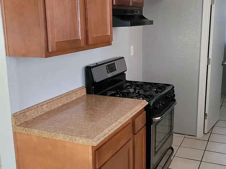 4332 N Longview Ave #3 — Photo 3