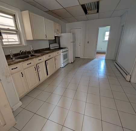 2nd image of 66 Erie St