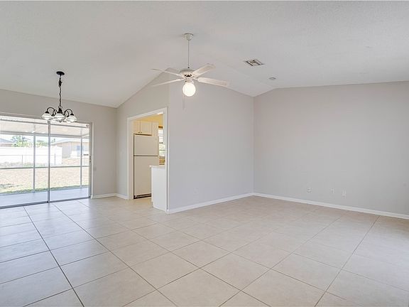 2nd image of 1133 Lovely Ln