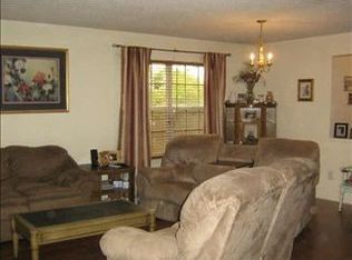 200 Heritage Dr, Crowley, TX 76036