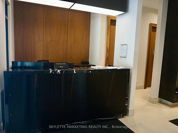 5th image of 2025 Maria St #1301