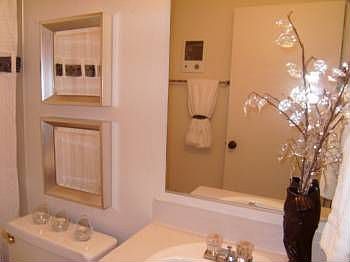 2nd image of 10415 NE Oakbrook Cir