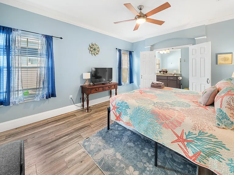 6104 Beach Dr — Photo 19