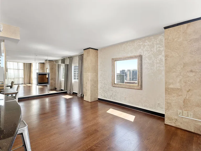 555 Church St #2300 — Photo 8