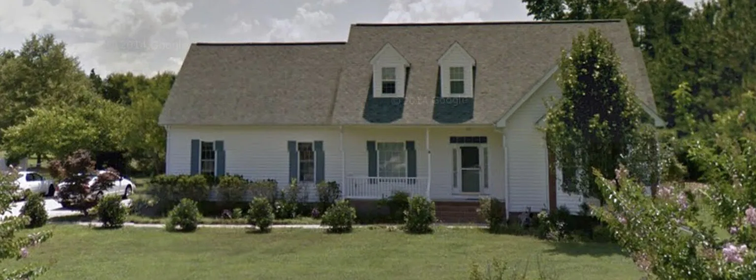 A comfortable house with a beautiful yard — Photo 2
