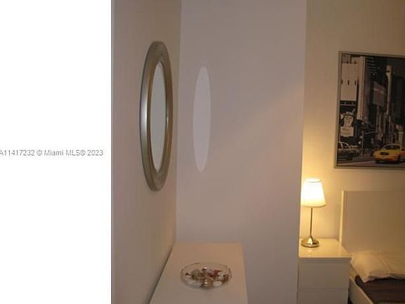 4th image of 842 Meridian Ave APT 1D